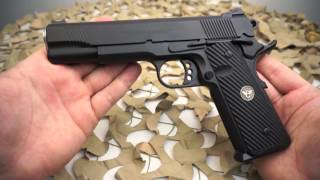 Wilson Combat CQB Elite Combat 1911 45ACP Hand Fitted Semi Auto Pistol Overview  Texas Gun Blog [upl. by Janot]