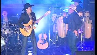 Costumbre y Emilio Navaira C11 en vivo  Estar enamorado video oficial [upl. by Doak900]