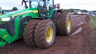 John Deere 8R Extrabreit 💪😎 Showpull Tractor Pulling Panten 2023 Trecker Treck [upl. by Ander581]