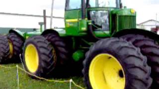 A walk around of Don Dufners John Deere 830 special tractor [upl. by Welker]