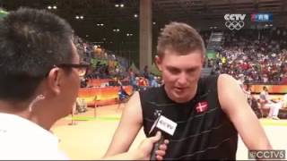 Wow Viktor Axelsen can speak fluent Mandrin [upl. by Pillow]