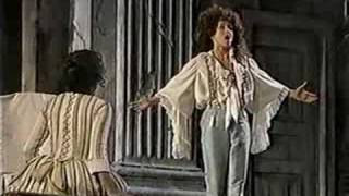 Frederica von Stade  quotNon so piùquot  Nozze di Figaro Met 85 [upl. by Adihaj]