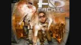 Nada Va A Pasar Yaga Y Mackie feat Arcangel [upl. by Yarazed]