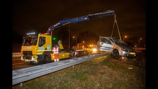 Auto uit de bocht en te water op de A4 Kethelplein Schiedam  Vlaardingen [upl. by Phillie703]