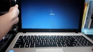 How to Fix Windows 1011 Stuck on RESTARTING Screen [upl. by Dorey331]