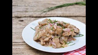 Straccetti di vitello con cipolla allorientale  Ricette che Passione [upl. by Ecirbaf]