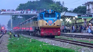 Accident Zone Railway Station  Jayantika Express passing through dangerously Narsingdi station [upl. by Iteerp]