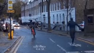 Dashcam shows public hero sprinting after a bike thief in Islington [upl. by Powel774]