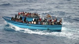 O navio negreiro contemporâneo imigrantes tentam atravessar Mediterrâneo [upl. by Nosna]