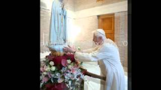 Benedetto XVI accoglie la statua della Madonna di Fatima istantanee musicali [upl. by Andri]