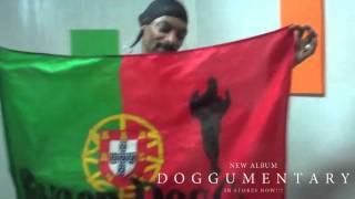 Tha Doggumentary Tour Lisbon  Snoop Listens to His Favorite New Song [upl. by Htidirem603]