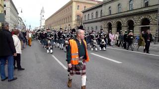 St Patricks Day 2011 in Munich Dudelsack Musik bagpipe [upl. by Marta]