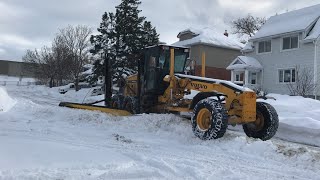 Volvo Motor Grader Plowing Snow With A Very Skilled Operator [upl. by Elatsyrc]