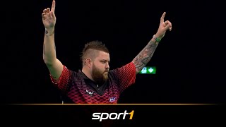 Michael Smith mit 9Darter So rasten die Engländer aus  SPORT1 [upl. by Gerick528]