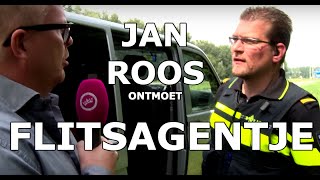 Jan Roos ontmoet flitsagentje [upl. by Enilehcim]