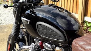 Custom Triumph Bonneville T120Bobber Thruxton Classic UNION JACK knee pads [upl. by Sinnylg]