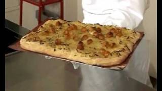 Recette de tarte levée aux oignons façon pissaladière [upl. by Llorre]