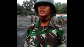 TNI MUNCRAT saat membacakan SAPTA MARGA dijamin ngakak [upl. by Attirb556]