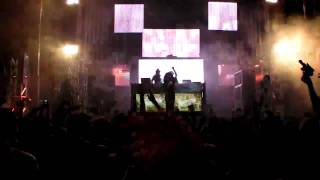 MAJOR LAZER  PON DI FLOOOOR  LIVE  EDC 6272009 [upl. by Platas]