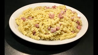 RECETTE EXPRESS EN MOINS DE 10 MINUTES LES PÂTES À LA CARBONARA [upl. by Bohman]