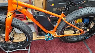 Kona wo fat bike battery case swapping  fitting [upl. by Eldnik479]