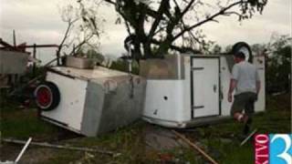 Kirksville Mo Tornado Photos May 13 2009 [upl. by Ecirtnahs516]