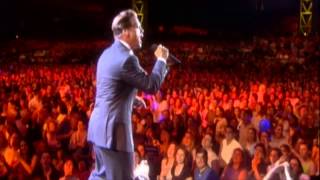 Luis Miguel  Un Hombre Busca A Una Mujer HD  4 de 15  VIVO  Medley 2 [upl. by Akkinahs]