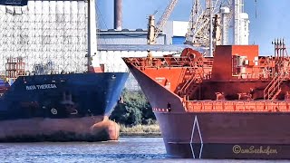 Schiffsbegegnung Tanker XANTHIA LAUR5  MAYA THERESE OUXM2 tankers meet in Emden Port [upl. by Aelaza]