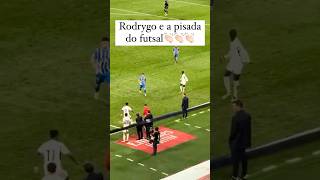 RODRYGO JOGA FUTSAL EM CAMPO rodrygo realmadrid skills [upl. by Mistrot]