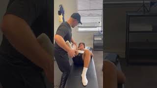 Mobilizing the patella chiropratic chiropractor kneepain [upl. by Siraved]