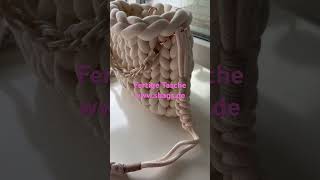 Schöne Stricktasche in Cremeweiß mit geknüpftem Gurt Kette wwwsbagsde oder susannefurtnergmxde [upl. by Aerdnaeel55]