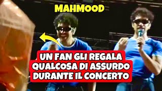 700 Grammi di ’Nduja a Mahmood Durante il Concerto IL VIDEO che Ha Fatto Impazzire Tutti [upl. by Nothgierc]