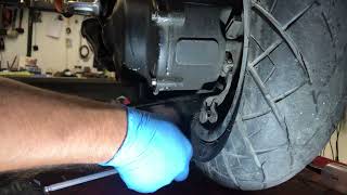 gearbox oil change Blocking engine Stuck piston Piaggio Vespa ET2 2T 1999 50CC PIAGGIO VESPA [upl. by Myna]