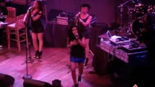 Melanie Fiona Performs quotIt Kills Mequot LIVE [upl. by Bannister]