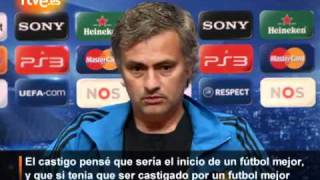 Mourinho corrige a traductor que quotinventaquot traducción [upl. by Aunson]