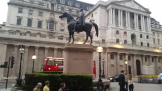 Português em Londres bank of England [upl. by Ydnil397]