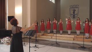 Абитуриентки на хор Дунавски Вълни 2018  les choristes vois sur ton chemin In memoriam [upl. by Nnylf]