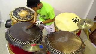 Traditional Chinese Drumming with 4 drums [upl. by Eihctir]