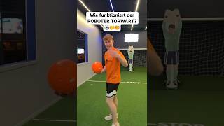 Wie funktioniert der ROBOTER TORWART 🤔⚽️😱 shorts jannikfreestyle [upl. by Hum]