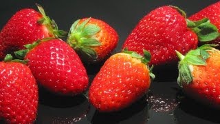 Rotting Strawberry TimeLapse  Erdbeeren im Zeitraffer [upl. by Vin]