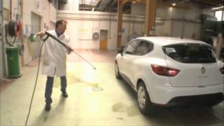 Renault Clio IV crashtest in Lardy tech center [upl. by Maidie742]