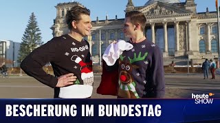 Frohe Weihnachten Lutz und Fabian verteilen Geschenke im Bundestag  heuteshow [upl. by Morey]