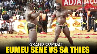 Intégralité Combat Eumeu Sène vs Sa Thiès  Bagarre intense et une chute spectaculaire [upl. by Porty]