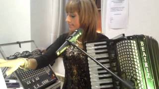 beatriz y su acordeon el cafetal [upl. by Lesh]