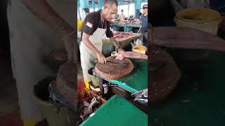 Skilled Hands Slicing Tuna Meat short fyp tunafishcutting fish food streetfood yummy reels [upl. by Lowenstein]