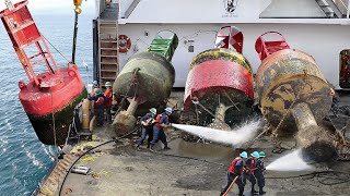 Genius Techniques US Coast Guard Found to Clean Gigantic Buoys at Sea [upl. by Lennej]