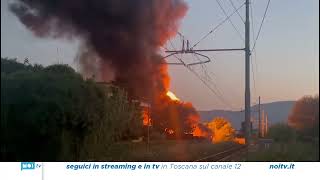 Incendio Oleificio Stefanini Altopascio chiuse ferrovia e autostrada [upl. by Ilah]