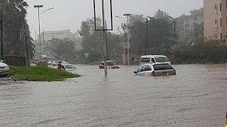 15 morts dans les inondations au Kenya [upl. by Mariska485]