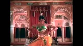 Full Song Nav Kalpana Nav Roop Se fm Mrig Trishna 1975 Lyrics English translations [upl. by Nivrac142]