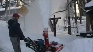 Ariens Snowblower 1032 Blowing snow [upl. by Lovering]